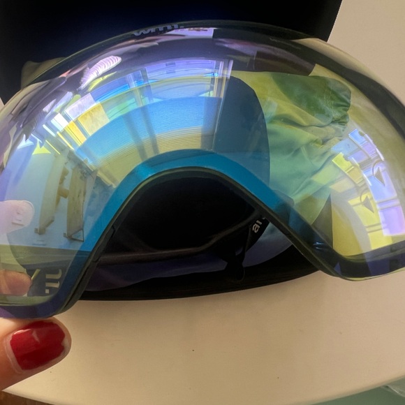 Anon Ski Goggles with Interchangeable Lenses- Women’s WM1 model with 3 lenses - Picture 7 of 7